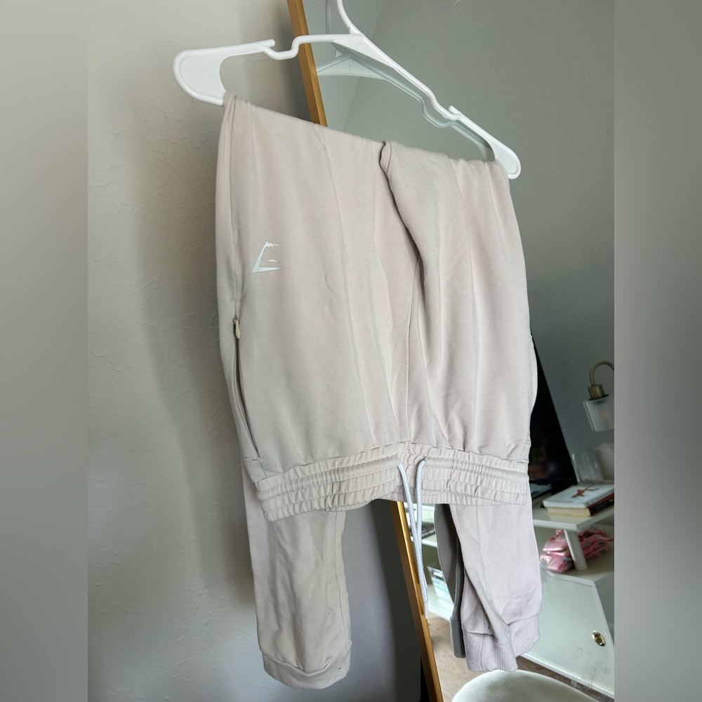 Women’s gymshark sweatpants M